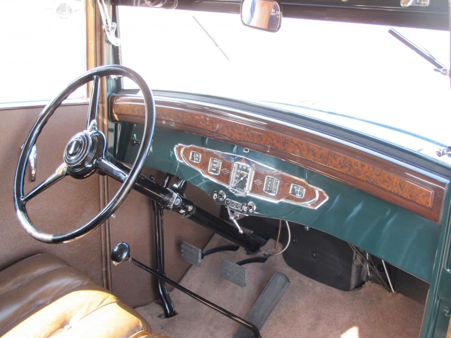  Nash Series 980 Convertible Victoria 1932 года  (фото 9 из 12)